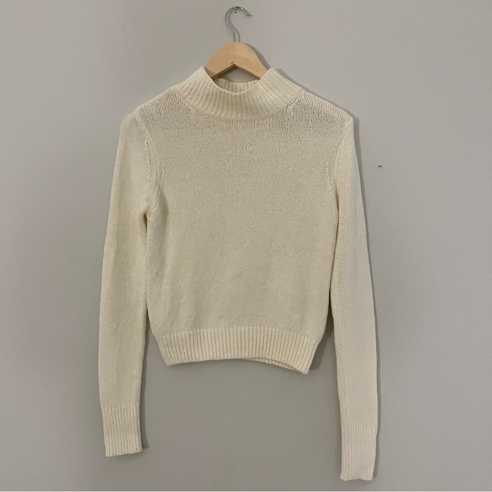 Women’s size small, great condition.